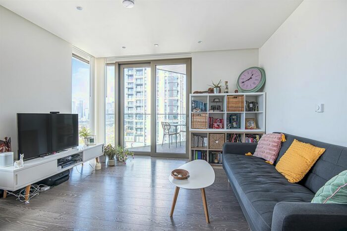 1 Bedroom Flat To Rent In The Lighterman, Pilot Walk, Lower Riverside, Greenwich Peninsula, SE10