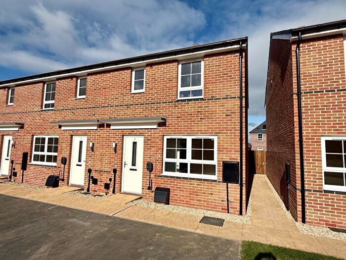 3 Bedroom End Of Terrace House To Rent In Ilex Drive, Tewkesbury, Gloucestershire, GL20