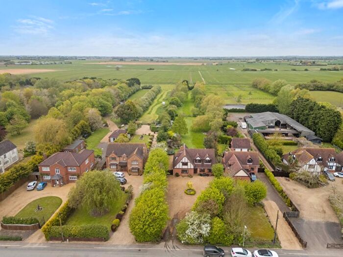 4 Bedroom Detached House For Sale In Broadgate, Sutton St Edmund, Spalding, Lincs, PE12