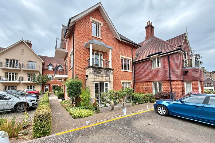 1 Bedroom Retirement Property For Sale In Garnier Drive, Bishopstoke Park Retirement Village, SO50