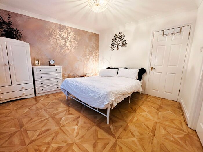 1 Bedroom Semi-Detached House To Rent In Danemead Grove, Northolt, UB5