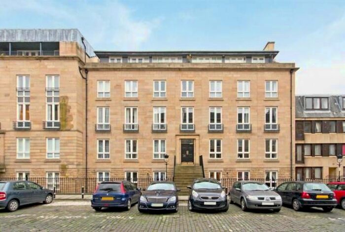 2 Bedroom Flat To Rent In Fettes Row, Edinburgh, EH3