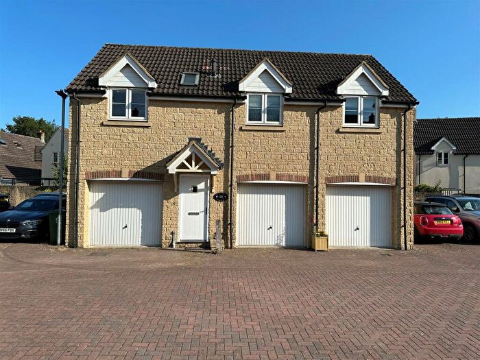 2 Bedroom Flat To Rent In Avenue De Gien, Malmesbury, SN16