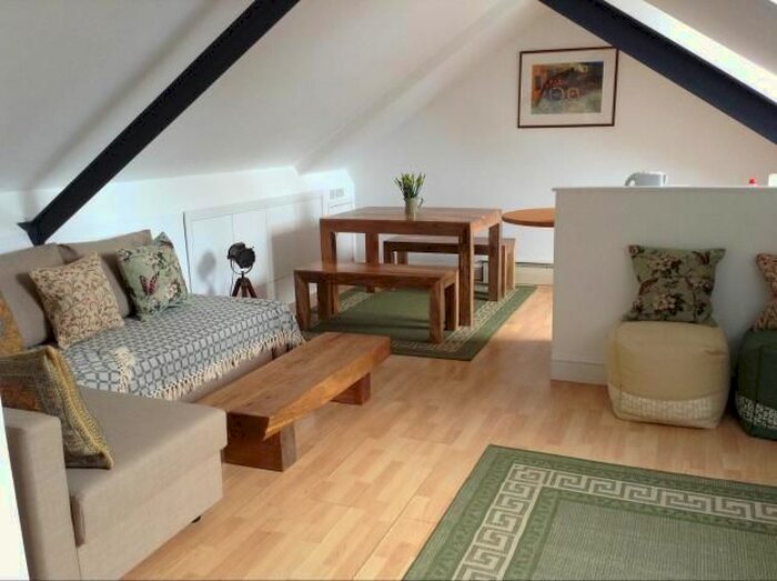 Studio To Rent In Fulham Palace Road, Hammersmith, London, W6