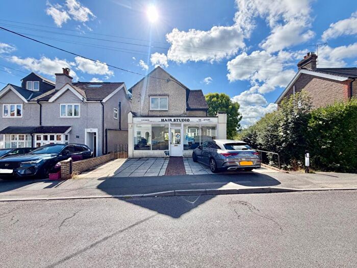 1 Bedroom Flat To Rent In New England Road, Haywards Heath, RH16