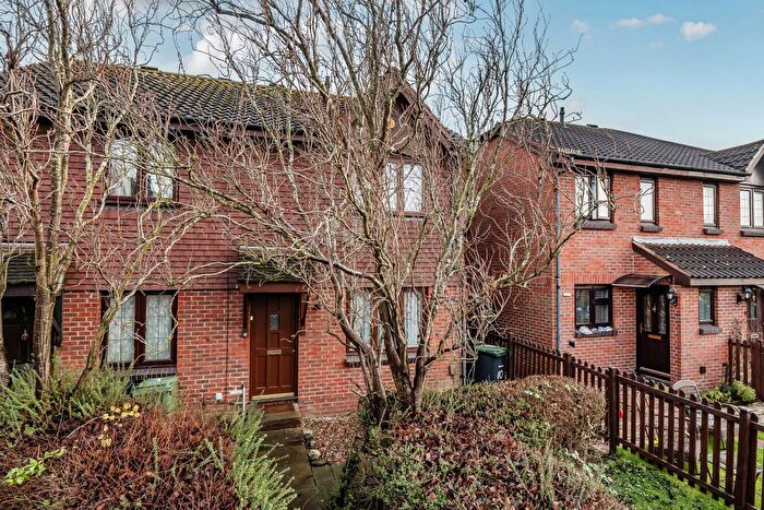 3 Bedroom Detached House To Rent In Gables Close, Lee, SE12