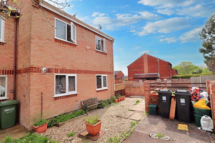 1 Bedroom Terraced House For Sale In Bluebell Close, Thornbury, BS35