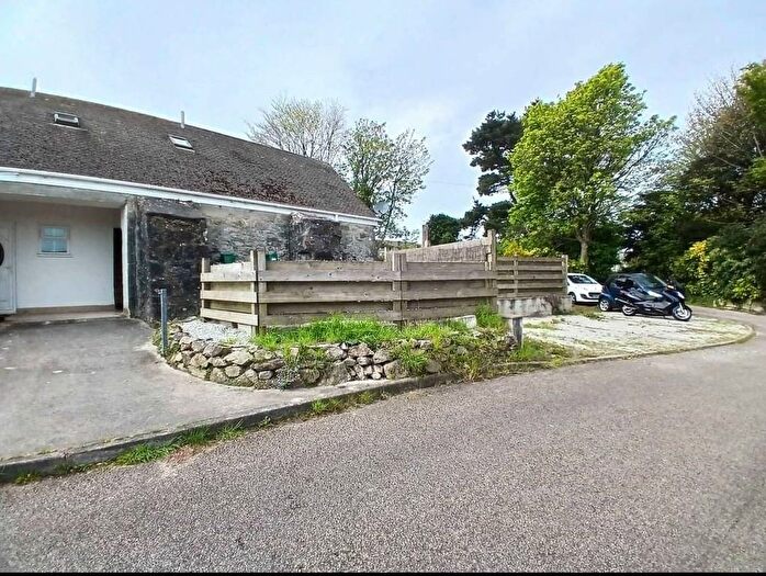 2 Bedroom Flat For Sale In Carew Close, St Day, Redruth, TR16