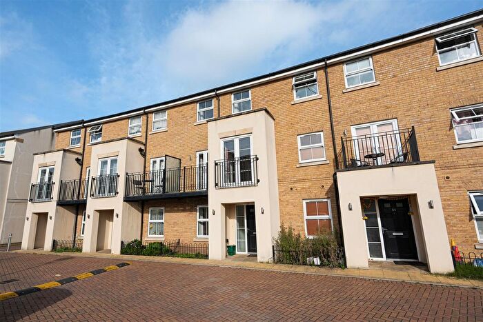 4 Bedroom Terraced House To Rent In Autumn Way, West Drayton, UB7