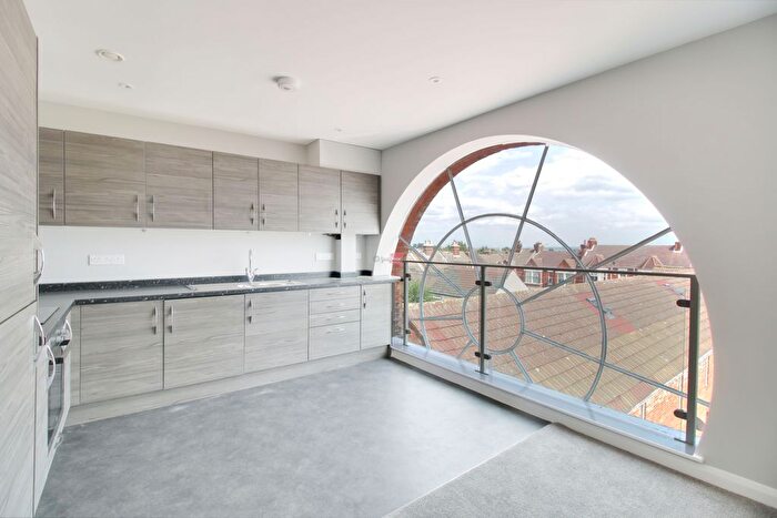 2 Bedroom Flat To Rent In Duncan Road, Gillingham, ME7