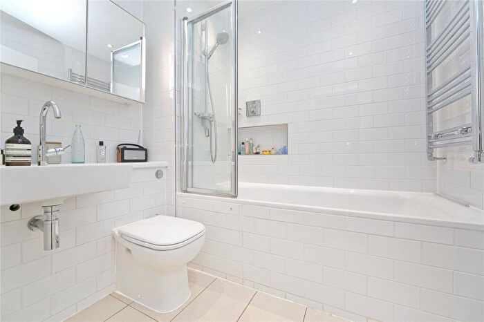 2 Bedroom Apartment To Rent In Highbury Hill, Highbury, London, N5