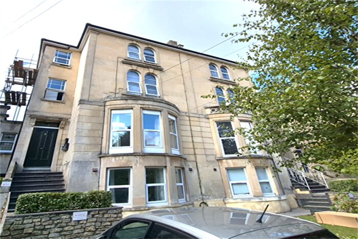 2 Bedroom Flat To Rent In Bedroom Basement Flat In Cotham, BS6
