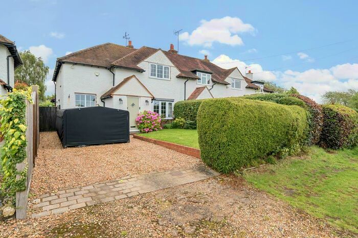 3 Bedroom Cottage To Rent In Upper Culham Road, Cockpole Green, RG10