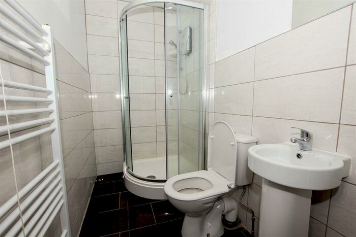 2 Bedroom House To Rent In Winnie Road, Birmingham, B29