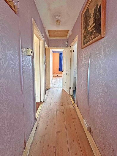 2 Bedroom Semi-Detached Bungalow For Sale In Summer Close, Exeter, EX4