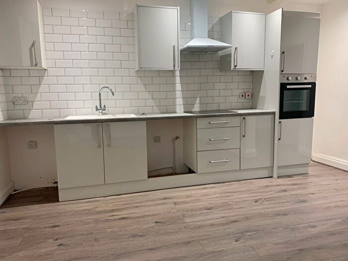 2 Bedroom Flat To Rent In Coventry Road, Birmingham, B26