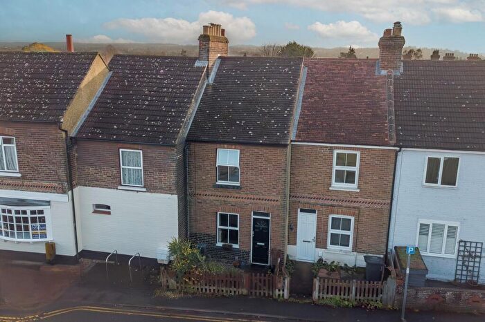 2 Bedroom Terraced House For Sale In New Cross Road, Guildford, GU2