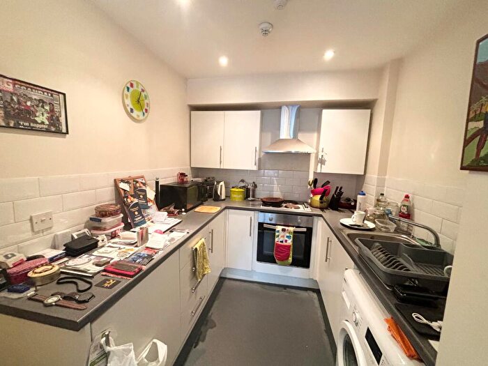 1 Bedroom Flat To Rent In Badminton Road, Downend, BS16