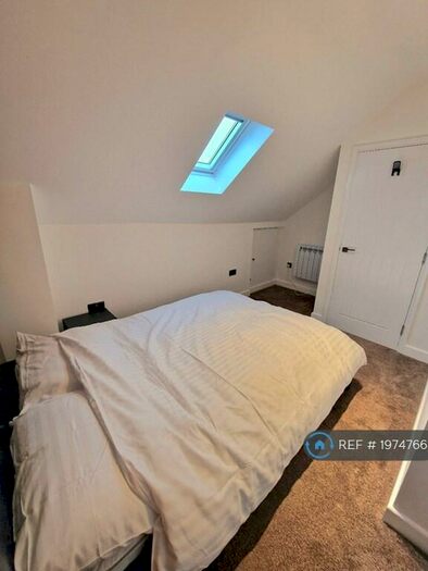 2 Bedroom Flat To Rent In Basingstoke Road, Reading, RG2