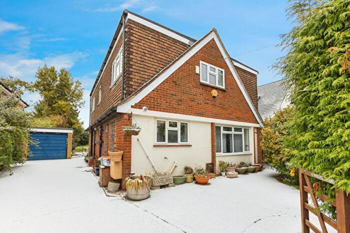 4 Bedroom Detached House To Rent In Havelock Road, Maidenhead, SL6