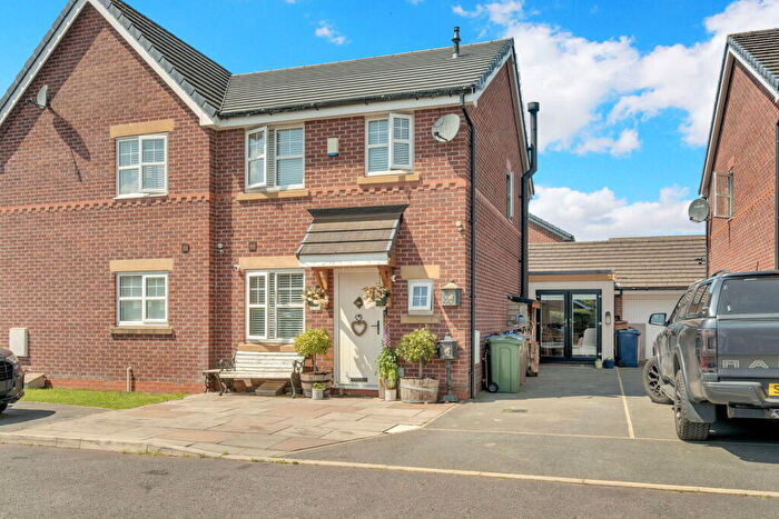4 Bedroom Semi-Detached House For Sale In Dukes Park Drive, Chorley, Lancashire, PR7