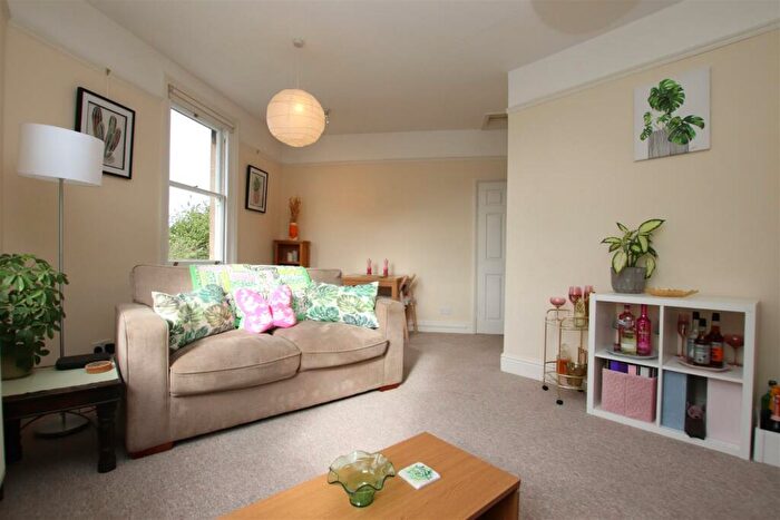 2 Bedroom Flat To Rent In Hayes Place, BA2