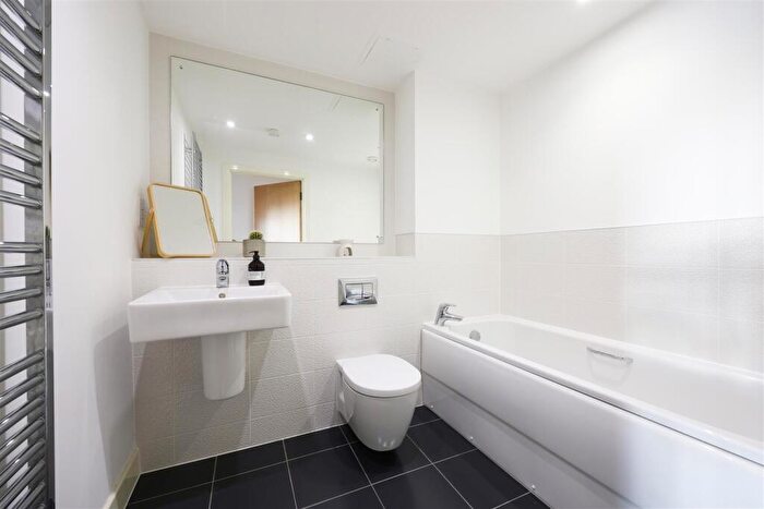 2 Bedroom Flat For Sale In College Road, Bishopston, Bristol, BS7