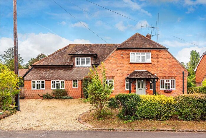 4 Bedroom Detached House For Sale In Roseacre Gardens, Chilworth, Guildford, Surrey, GU4