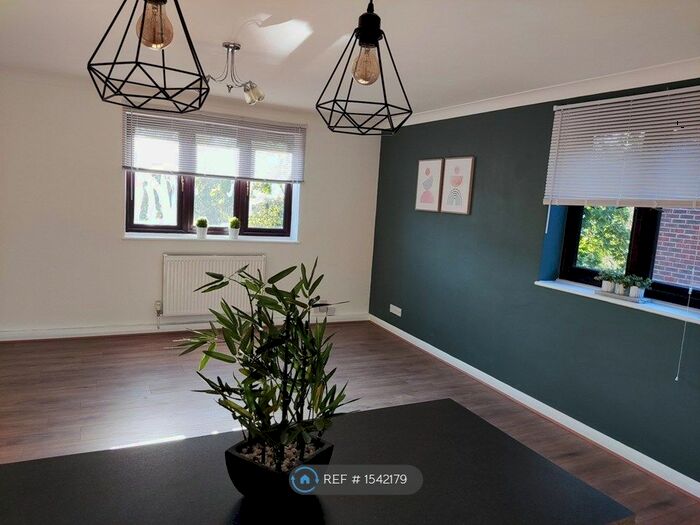 1 Bedroom Flat To Rent In Beech Court, Sutton, SM1