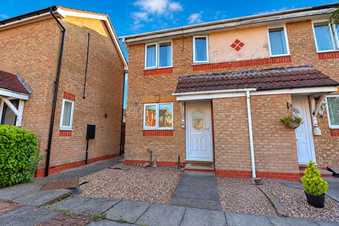 2 Bedroom Town House For Sale In Newham Close, Thurmaston, Leicester, LE4