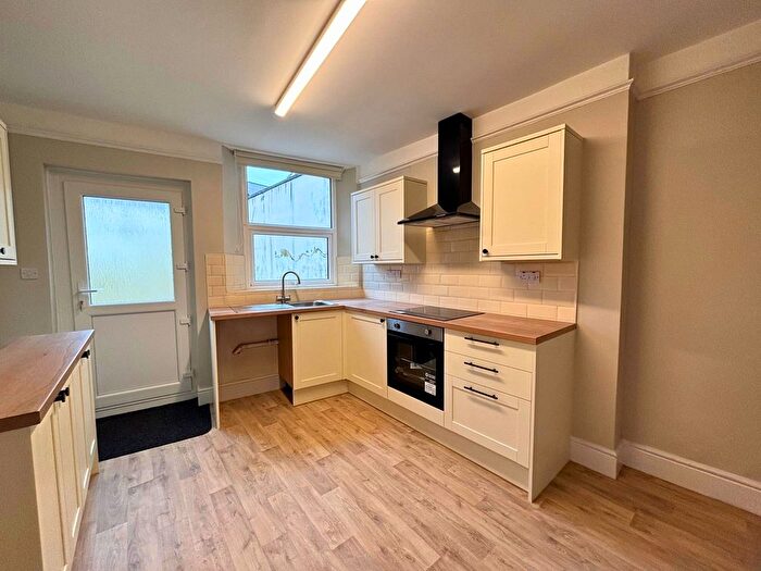 2 Bedroom Terraced House To Rent In Bampton Street, Tiverton, EX16