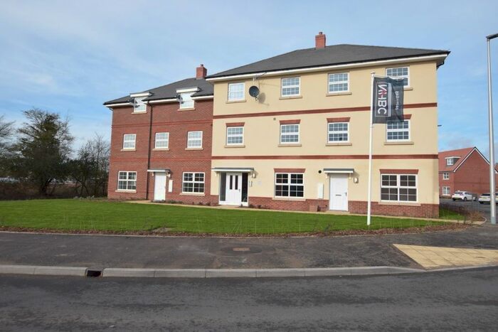 2 Bedroom Flat To Rent In Hayes Drive, Three Mile Cross, Reading, RG7