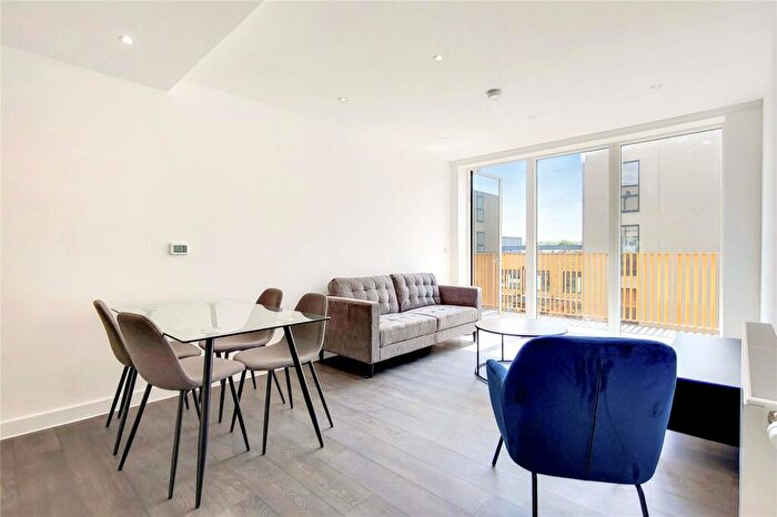 2 Bedroom Apartment To Rent In Purley Way, Croydon, London, CR0