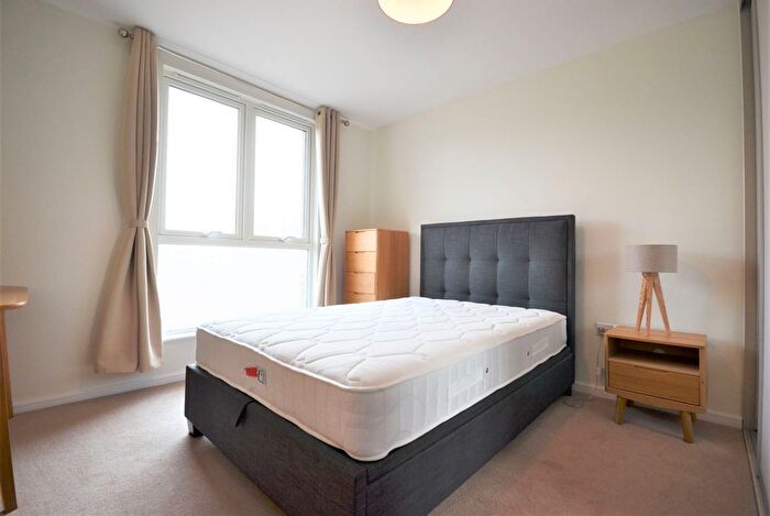1 Bedroom Flat To Rent In Rosenburg Road, London, W3