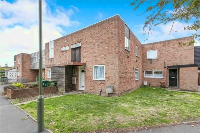 1 Bedroom Flat To Rent In Hadfield Road, Stanwell, Staines-Upon-Thames, Surrey TW19