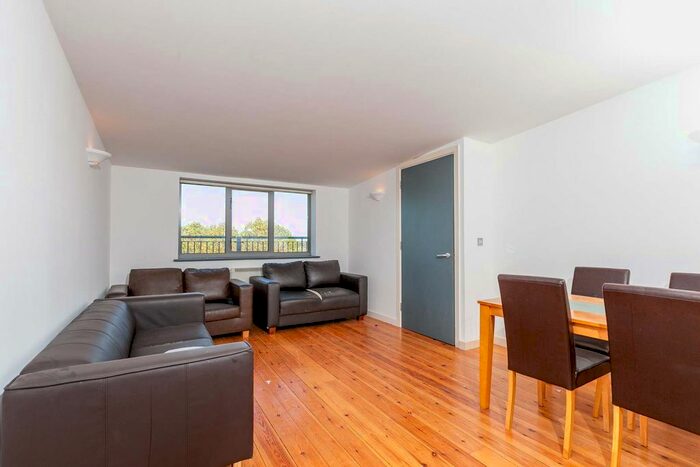 2 Bedroom Flat To Rent In Somerford Grove, Dalston, N16