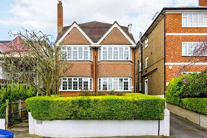 3 Bedroom Flat To Rent In Raymond Road, Wimbledon, SW19