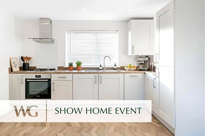 2 Bedroom Apartment For Sale In Alphington, Exeter, Devon, EX2