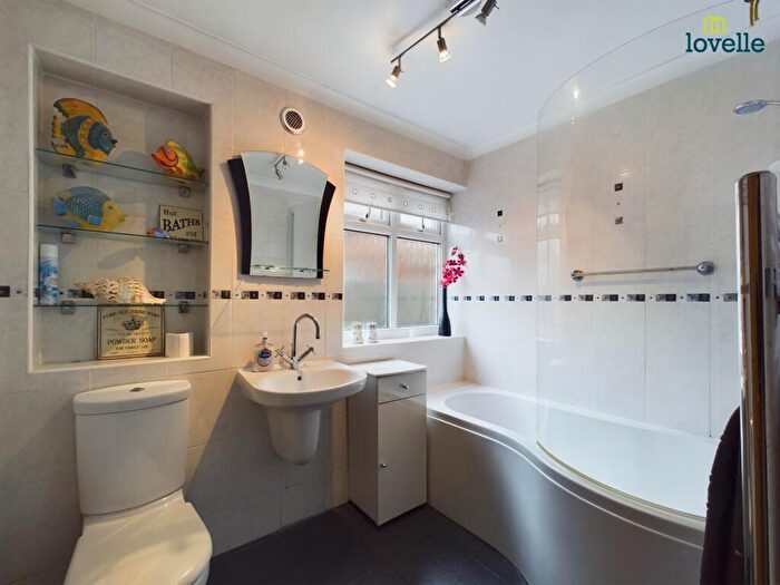 2 Bedroom Detached Bungalow For Sale In Caistor Road, Market Rasen, LN8