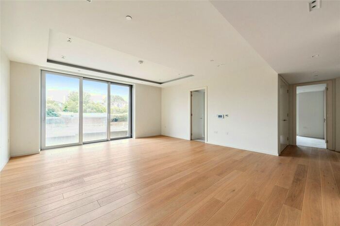 3 Bedroom Flat To Rent In Lillie Square, London, SW6