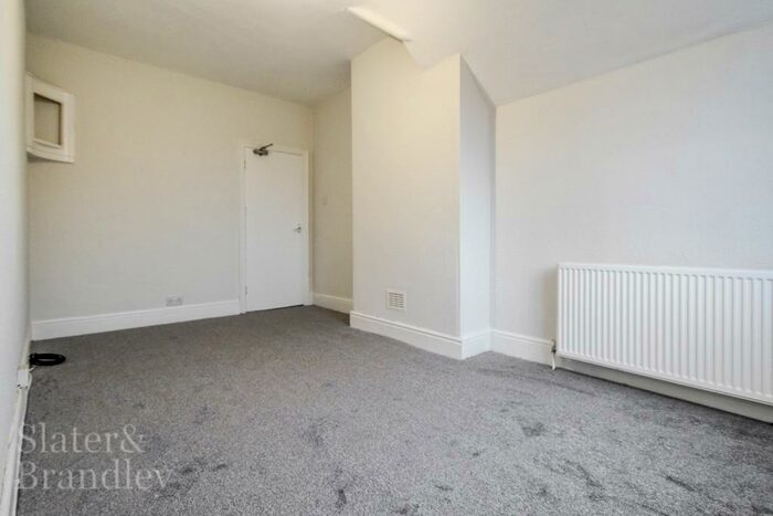 2 Bedroom Flat To Rent In Mansfield Road, Sherwood, Nottingham, NG5