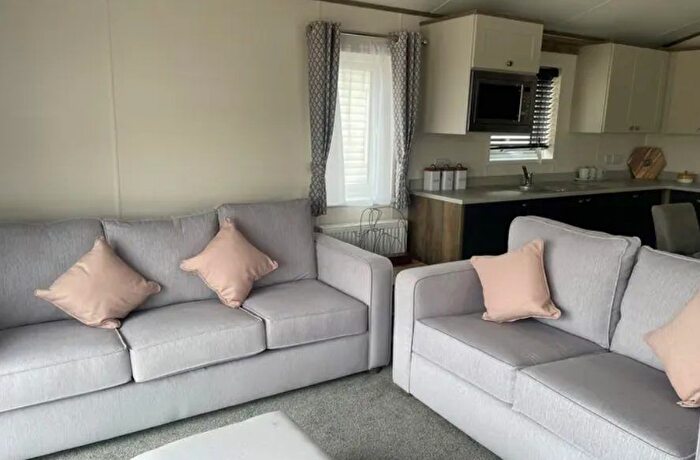 2 Bedroom Mobile/park Home For Sale In Lossiemouth, IV31