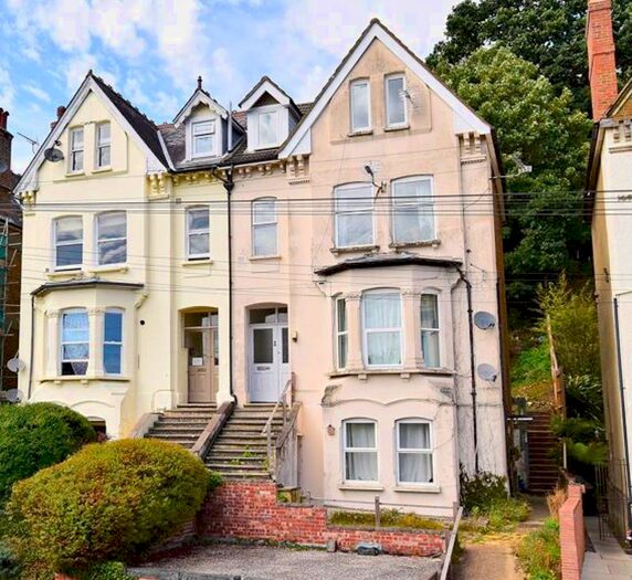 1 Bedroom Flat To Rent In Peperharow Road, Godalming, GU7