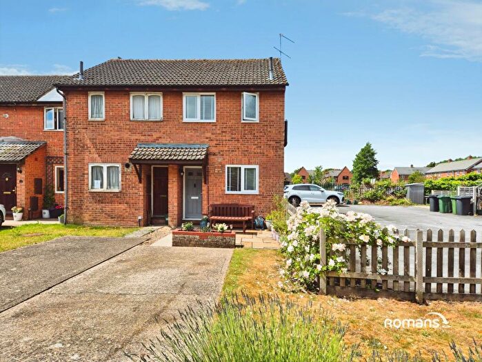 2 Bedroom End Of Terrace House For Sale In Brookvale Close, Basingstoke, Hampshire, RG21