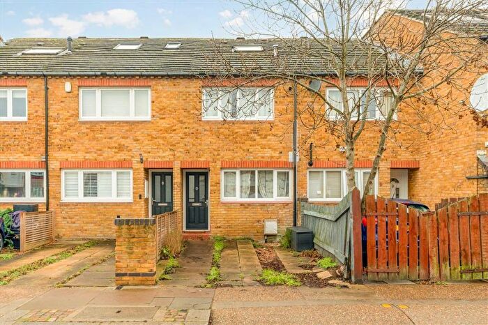 4 Bedroom Terraced House For Sale In Stevenage Road, Fulham, SW6