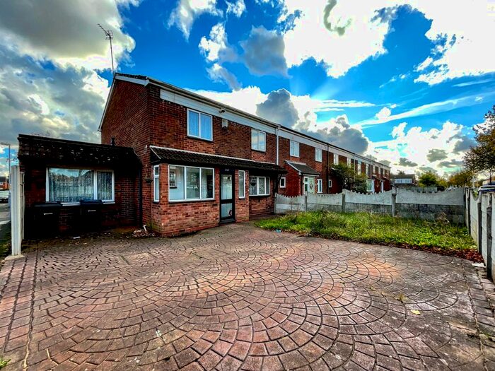 4 Bedroom Semi-Detached House To Rent In Tangmere Drive, Birmingham B35