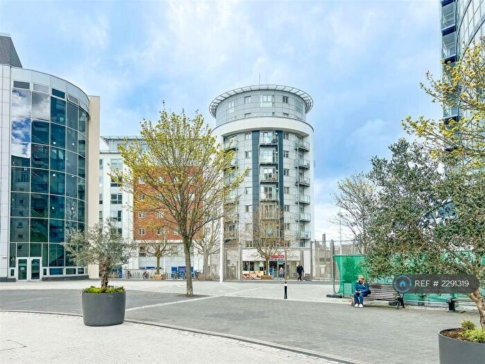 1 Bedroom Flat To Rent In The Round House, Portsmouth, PO1