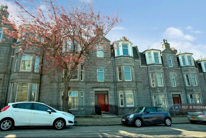 1 Bedroom Flat To Rent In Caledonian Place, Aberdeen, AB11