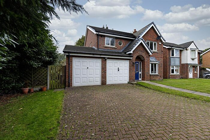 4 Bedroom Detached House For Sale In Springwood Hall Gardens, Springwood, Huddersfield, HD1