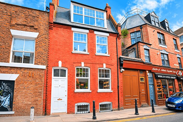 7 Bedroom Town House For Sale In Woodseer Street, Brick Lane, E1